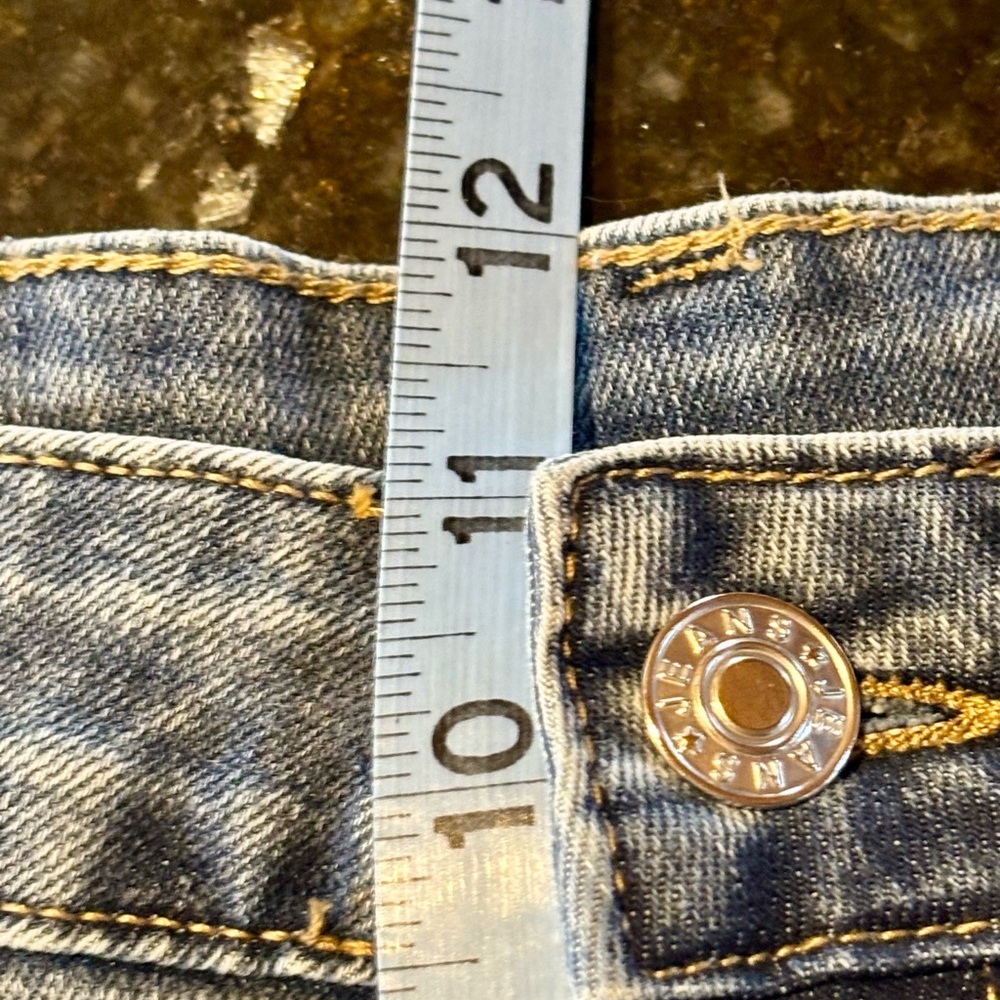 ⭐️High Rise Raw Hem Straight Leg Medium Wash Jeans⭐️ - Picture 7 of 9
